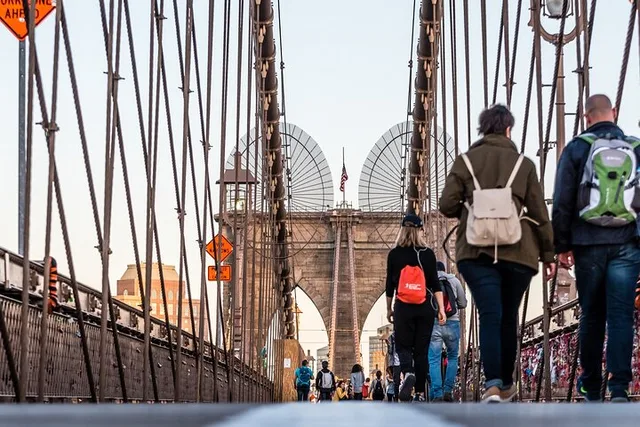 New York Brooklyn Bridge Self-Guided Walking Tour - Image 4