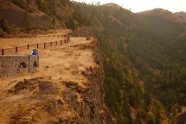 The Gorge Ebike Tasting Tour 4 hr - Image 3