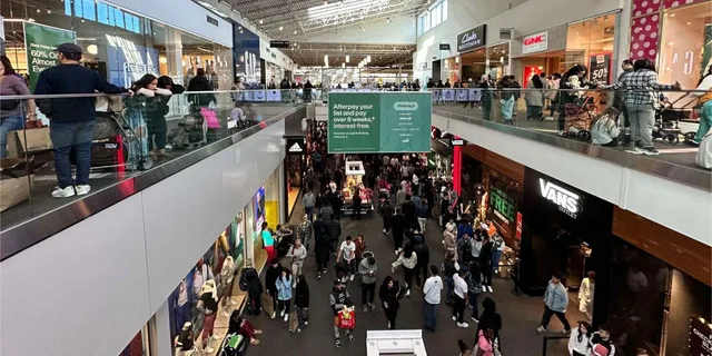 New York Shopping Tour at Jersey Gardens 5 hr - Image 3