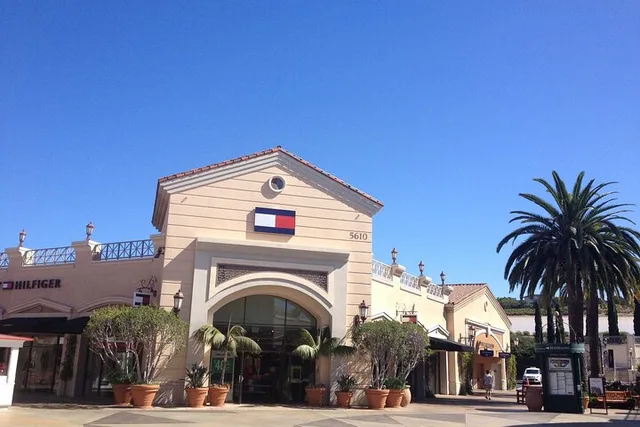 San Diego Shopping Tour to Carlsbad Outlets - Image 2