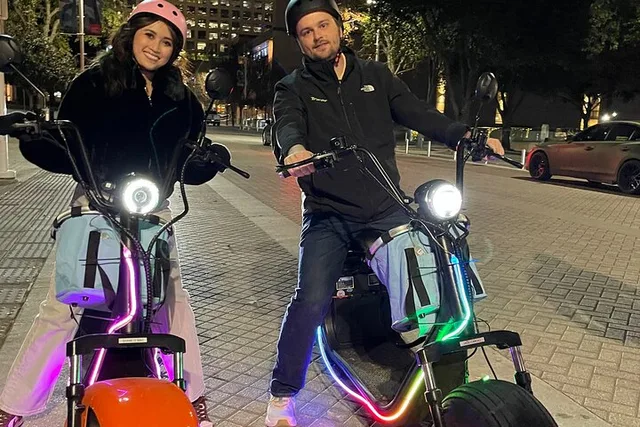 Dallas Night Sightseeing E-Scooter Tour 2 hr - Image 2