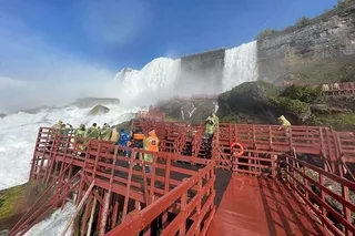 Niagara Falls Cave of the Winds Walking Tour