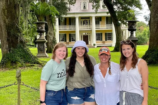 New Orleans Airboat and Plantations Tour with Gourmet Lunch - Image 6