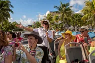 Miami Bus Tour and Celebrity Homes Cruise thumbnail 2