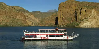 Phoenix Apache Trail and Dolly Steamboat Tour