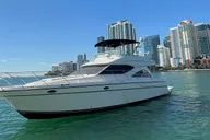 Miami Yacht Cruise in Biscayne Bay thumbnail 3