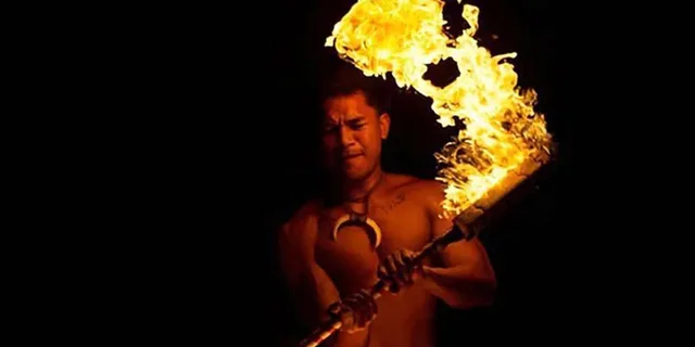 Orlando Polynesian Fire Luau Dinner Show - Image 6