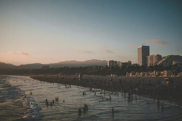 Los Angeles Bike Tour of Venice Beach and Canals - Image 3