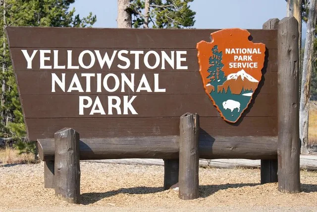 Yellowstone Park Private Full Day Tour - Image 1