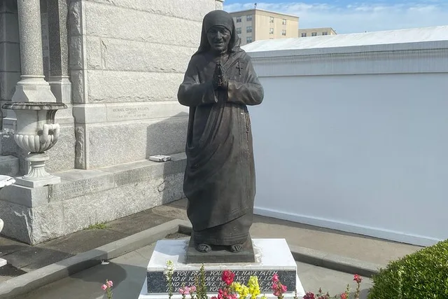 New Orleans Cemetery Walking Tour - Image 6
