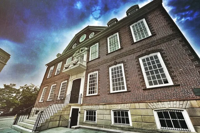 Newport Ghost Tour: Seaside Hauntings 1 hr - Image 2
