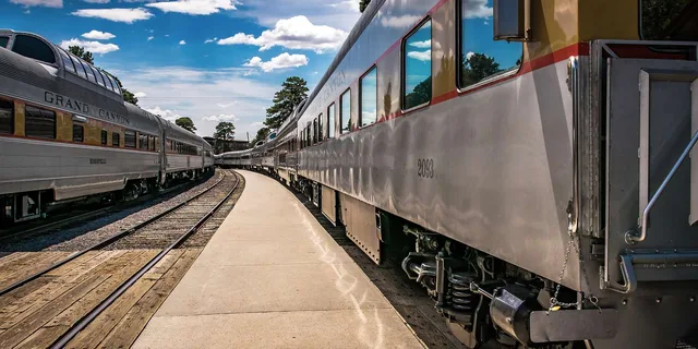 Sedona Grand Canyon Railway Full-Day Rail Tour - Image 1
