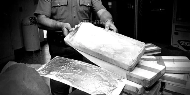 Miami Beach Crime & Scandals Walking Tour - Image 2