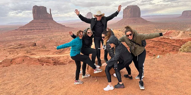Las Vegas Antelope Canyon and Monument Valley 3-Day Tour - Image 3
