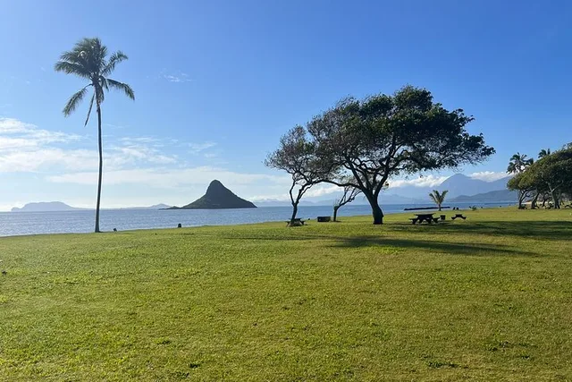 Mokoli'i Island Paddle Boarding and Hiking Adventure - Image 1