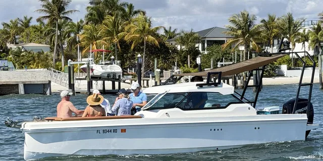 Palm Beach Day Boat Cruise - Image 1
