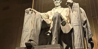 Washington DC Monuments Walking Tour at Sunset