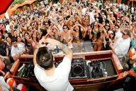 Las Vegas EDM Pool Club Crawl with Party Bus thumbnail 1