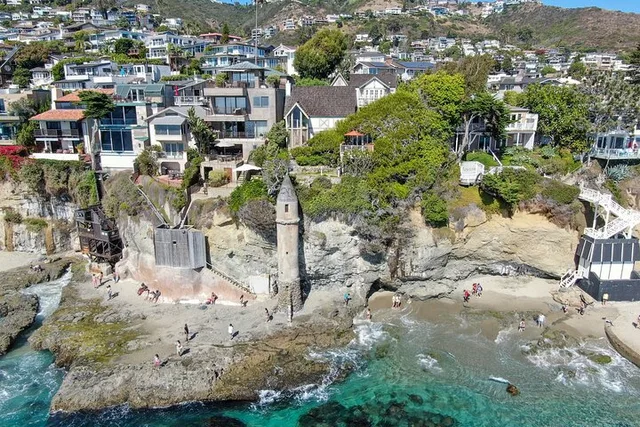 Laguna Beach Family Walking Tour - Image 4