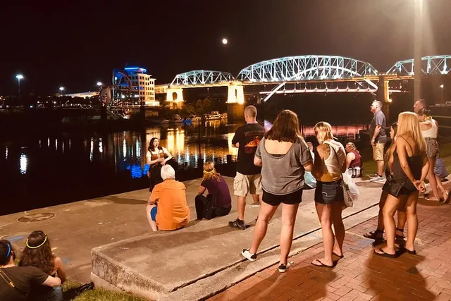 Nashville Ghost Walking Tour with Booze - Image 3