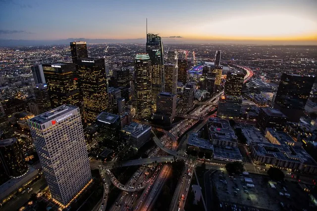 Los Angeles Helicopter Tour 65 Min - Image 4