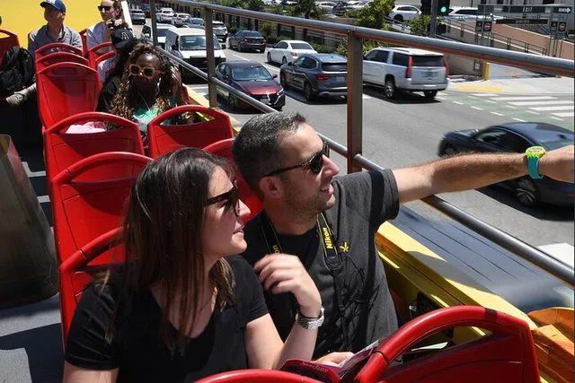 Los Angeles Celebrity Homes and Hop-On Hop-Off Tour - Image 6