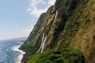 Kailua-Kona Waterfall Helicopter Tour 75 min thumbnail 5