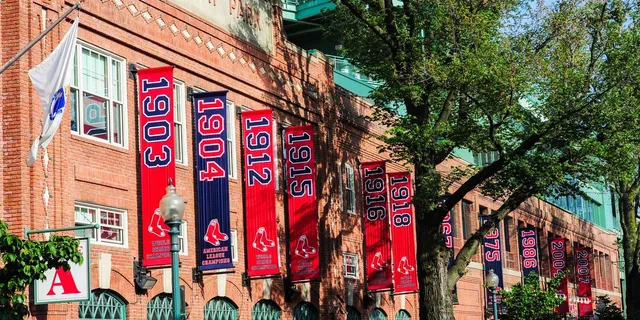 Boston Fenway Park Guided Ballpark Tour - Image 2