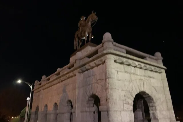 Chicago Ghost Investigation Tour in Lincoln Park - Image 3