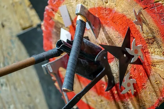 Las Vegas Axe Throwing Experience - Image 2