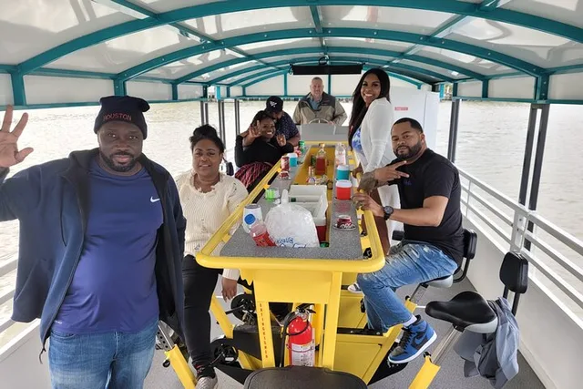 Austin Party Boat on Lake Travis - Image 6