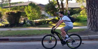 Los Angeles Bike Rental: Pedal or Electric Options