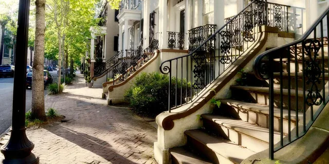 Savannah Lunch Food Tour - Image 2