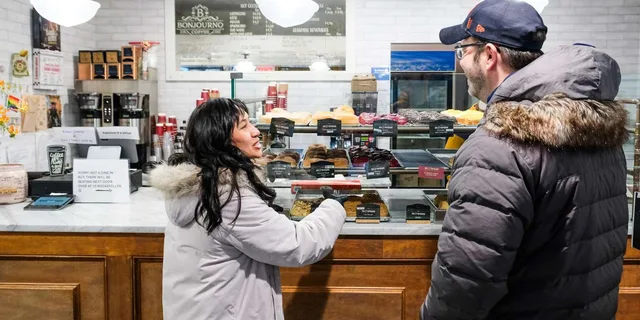 New York Donut Walking Tour in Union Square - Image 5