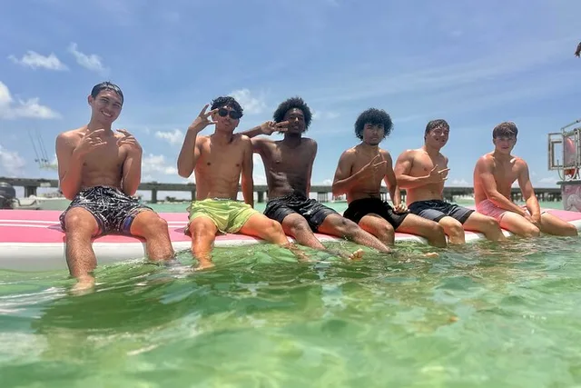 Destin Crab Island Tiki Boat Tour 2 hr - Image 3