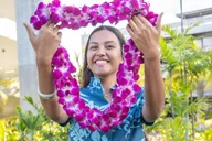 Kona Airport Lei Greeting for Honeymooners thumbnail 2
