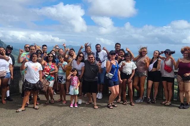 Oahu Grand Circle Island Tour with Snorkeling - Image 4