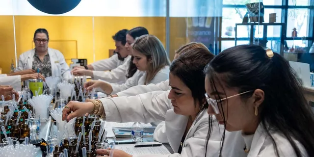 Coral Gables Perfume Making Experience 1.5 hr - Image 4