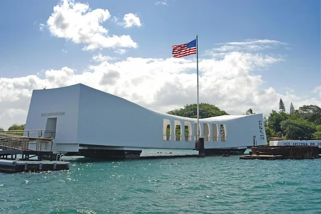 Oahu Pearl Harbor and Scenic Tour - Image 2