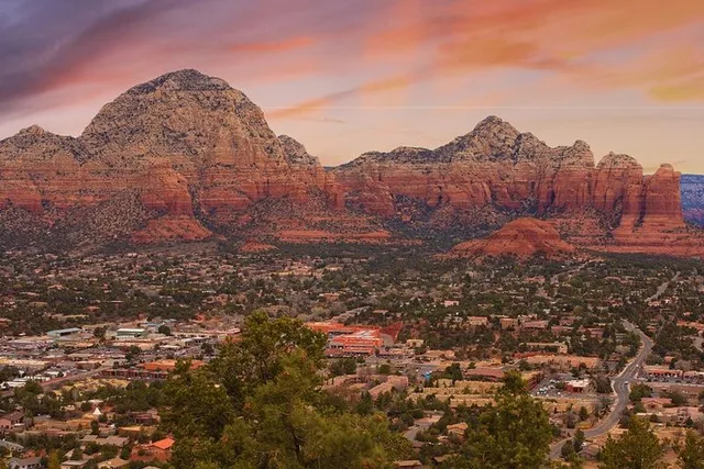 Sedona Hiking, Lunch, and Wine Tasting Private Tour - Image 5