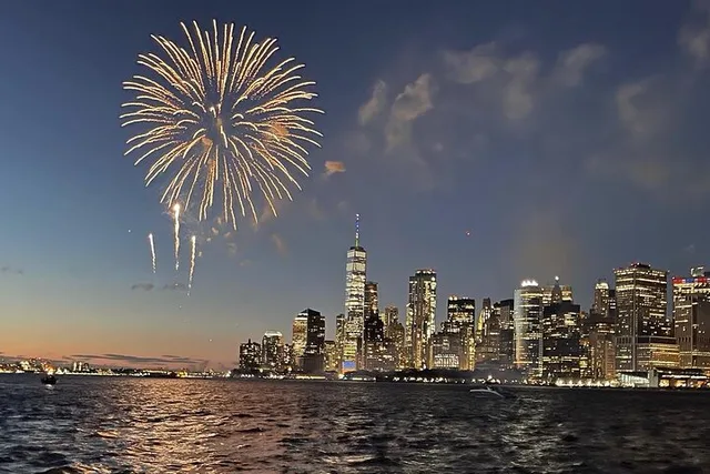 New York City Fireworks Boat Tour 3 hr - Image 1