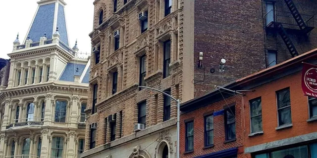 New York City Gilded Age Walking Tour - Image 2