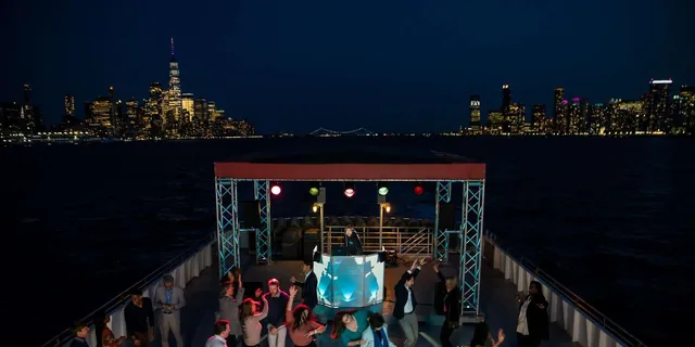 New York City Evening Cruise with Live DJ - Image 3