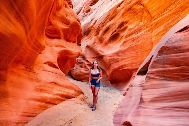 Las Vegas Antelope Canyon and Horseshoe Bend Day Trip - Image 1