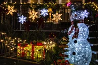 New York City Dyker Heights Christmas Lights Tour thumbnail 5