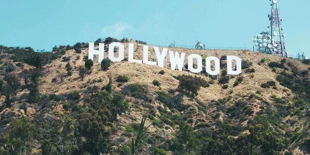 Los Angeles Celebrity Homes Open-Air Bus Tour - Image 6