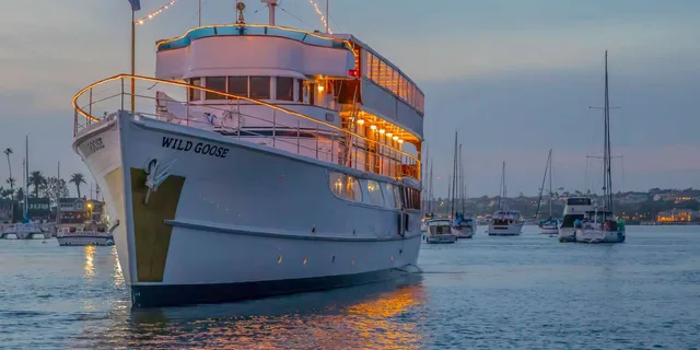 Newport Beach Dinner Cruise with DJ - Image 3
