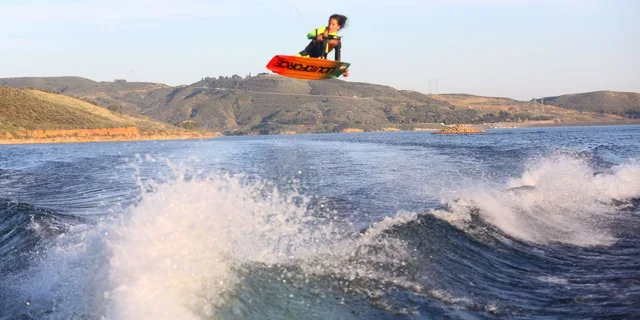 Los Angeles Wakeboarding and Wakesurfing Adventure - Image 5