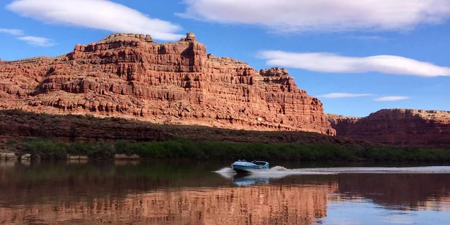 Moab Meander Canyon Jet Boat Tour - Image 2