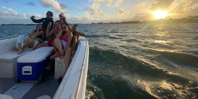 Miami Sunset Boat Tour with Champagne - Image 6